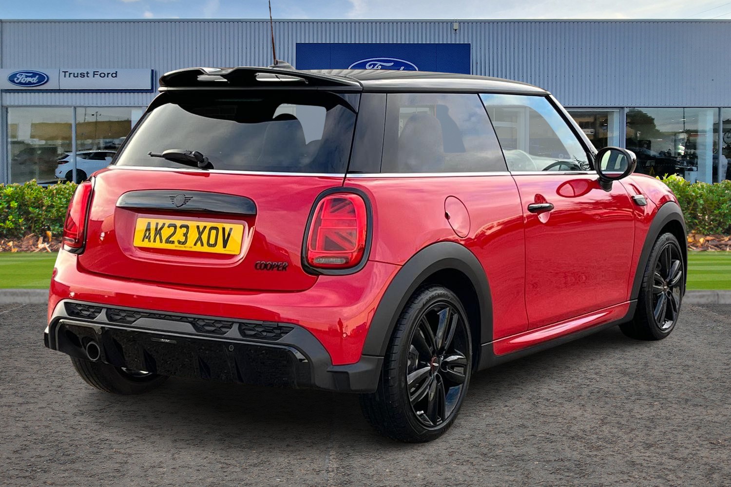 MINI Hatch Photo 3