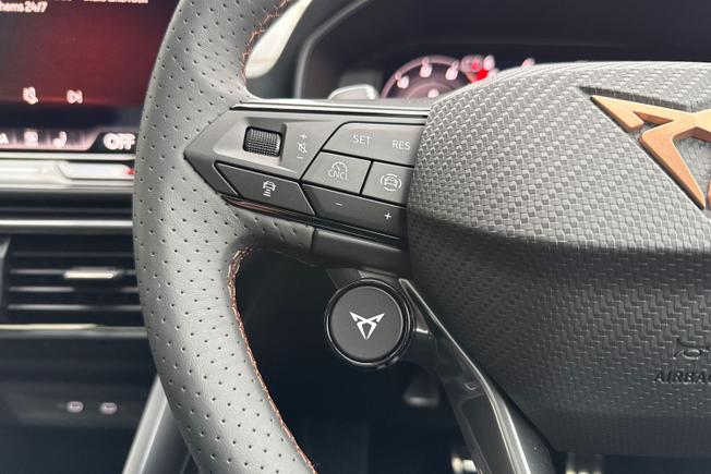 CUPRA Leon Photo 16