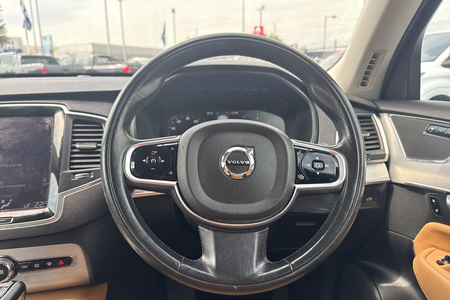 Volvo XC90 Photo 11