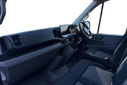 VOLKSWAGEN Crafter Photo 2