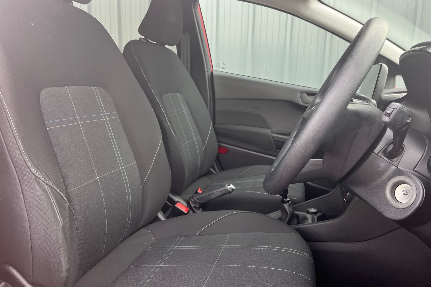 Ford FIESTA Photo 16