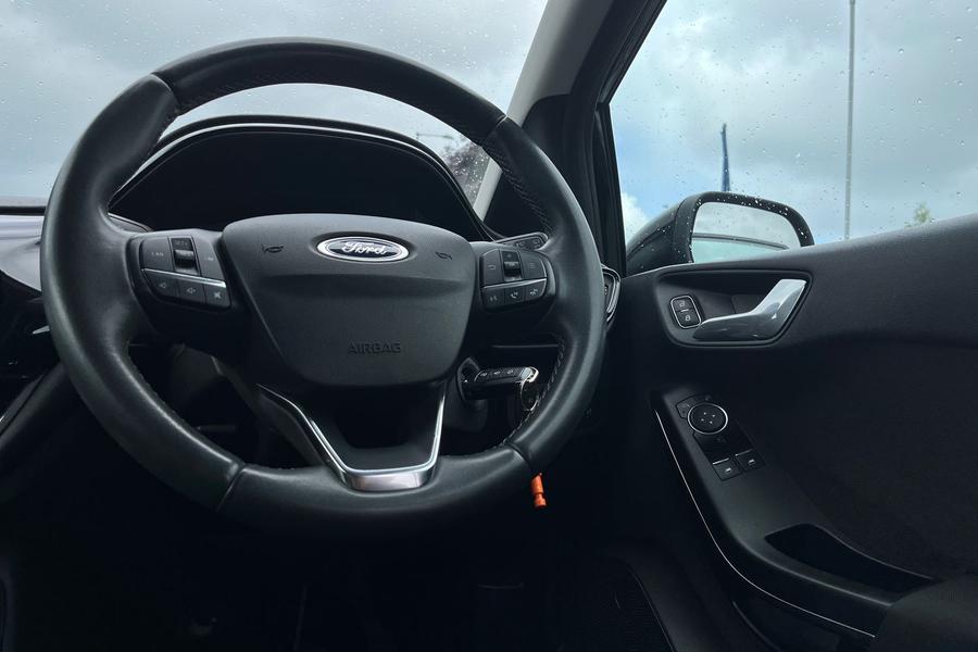 Ford FIESTA Photo autoimg-a213975b416fbd3806b3dfcaecd3923956e9803e.jpg