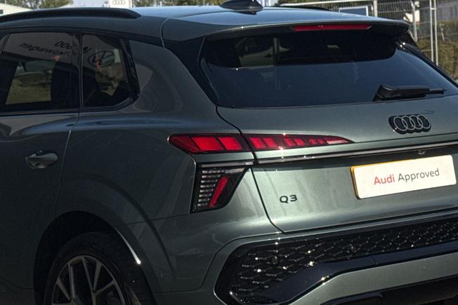 AUDI Q3 Photo 48