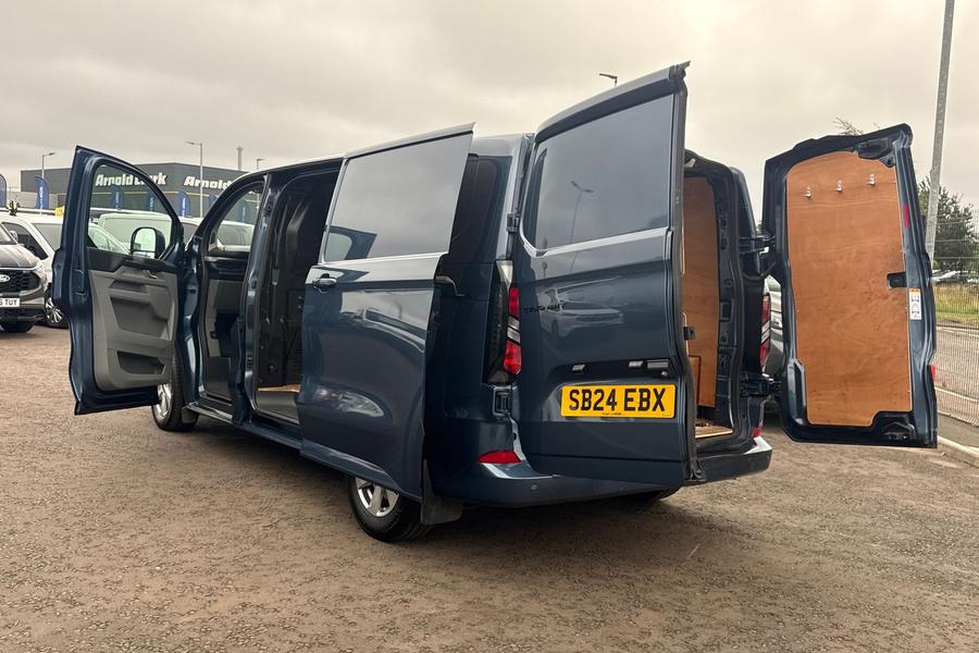 Ford TRANSIT CUSTOM Photo autoimg-a216796ef4f3dd5c50d8e2a09b83ec6fab181f5d.jpg