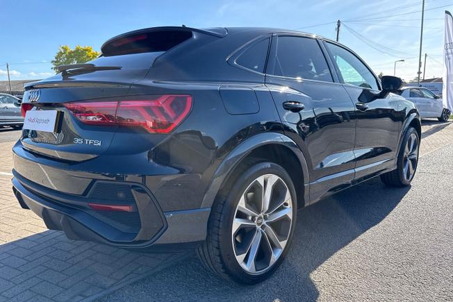 AUDI Q3 Photo 30