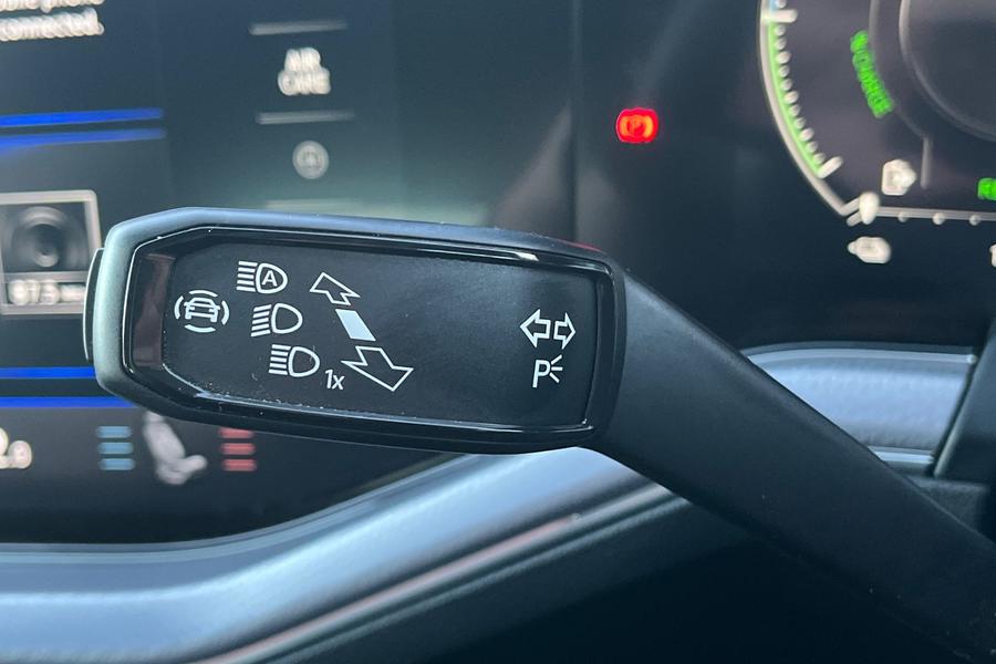 Volkswagen Touareg Photo autoimg-a219a10052b68e01e3f06d3269b58bd5bc0137d3.jpg