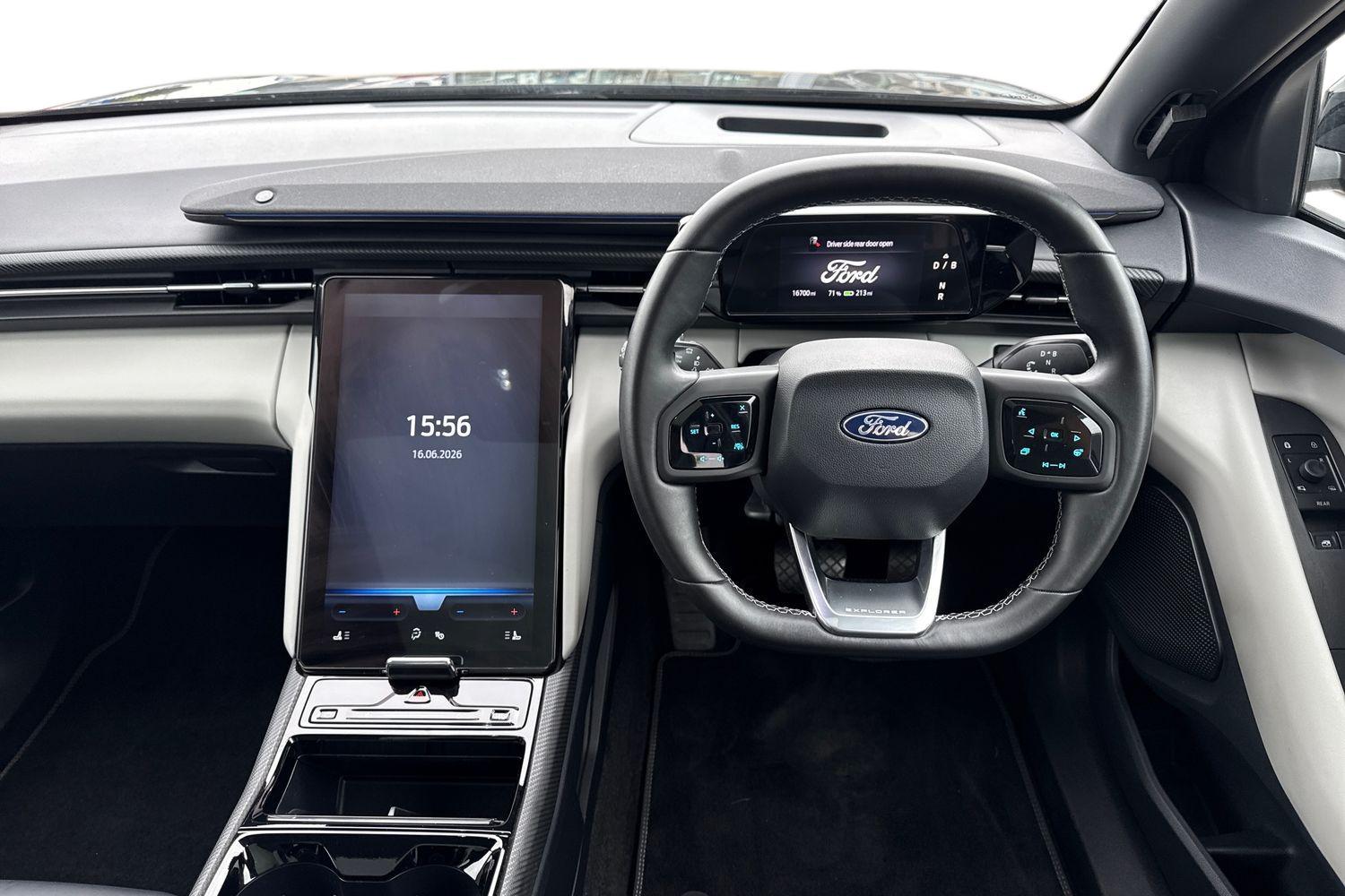 Ford Explorer Photo 10