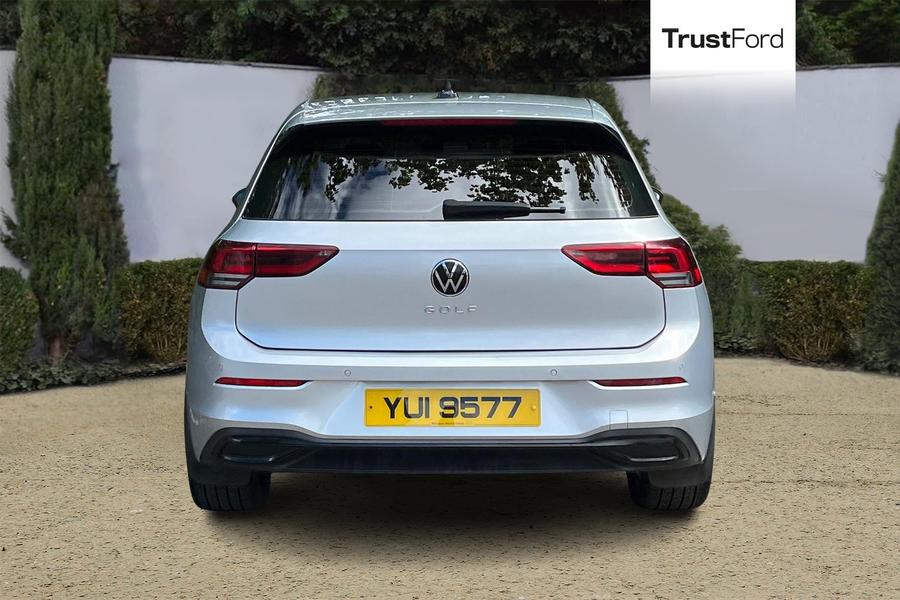 Volkswagen GOLF Photo autoimg-a21a1c2af26da7364d8a187e9e475ace2114bcf6.jpg