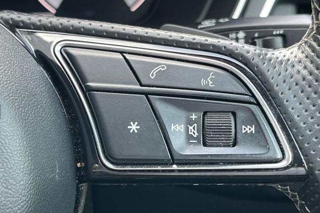 AUDI A4 Photo 17