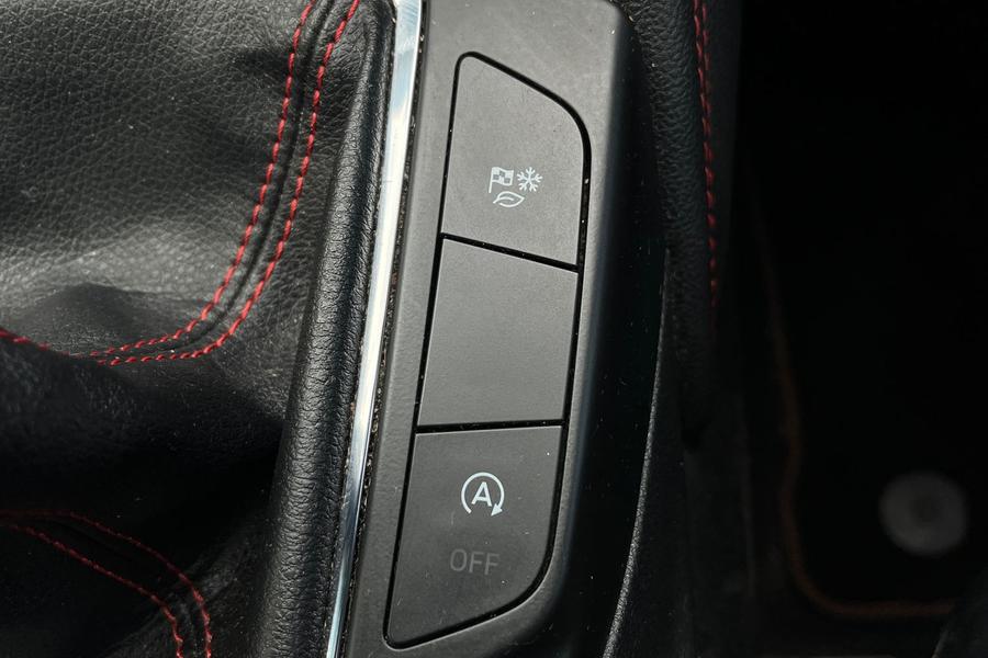 Ford Kuga Photo autoimg-a22827c94fa0f5e382823d9b4ada2428e7691d57.jpg