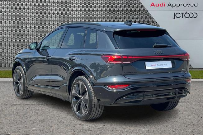 AUDI Q6 E-Tron Photo 3