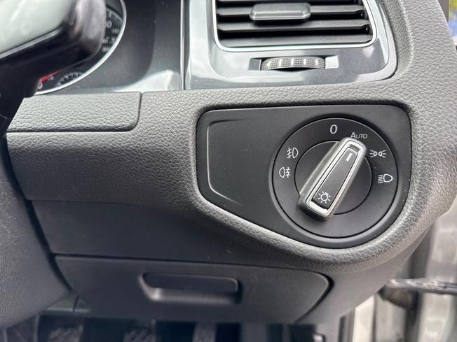 Volkswagen Golf Photo 27