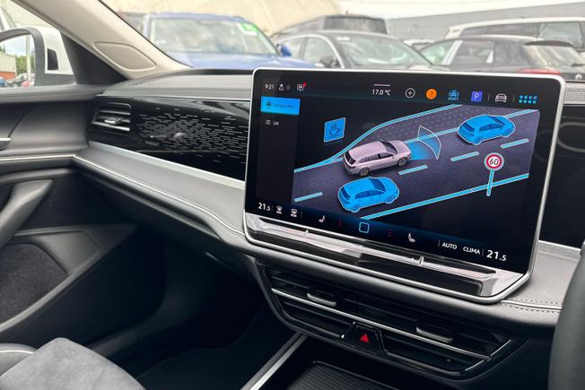 VOLKSWAGEN Passat Photo 42