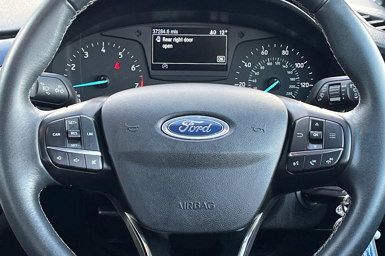 Ford FIESTA Photo 11