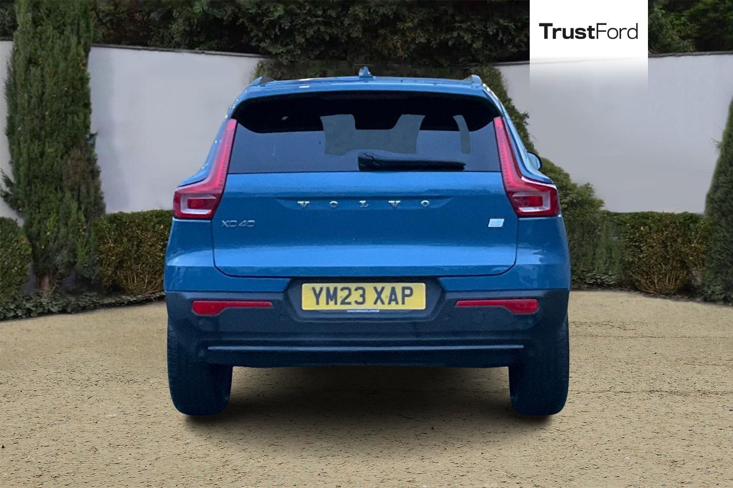 Volvo XC40 Photo 6