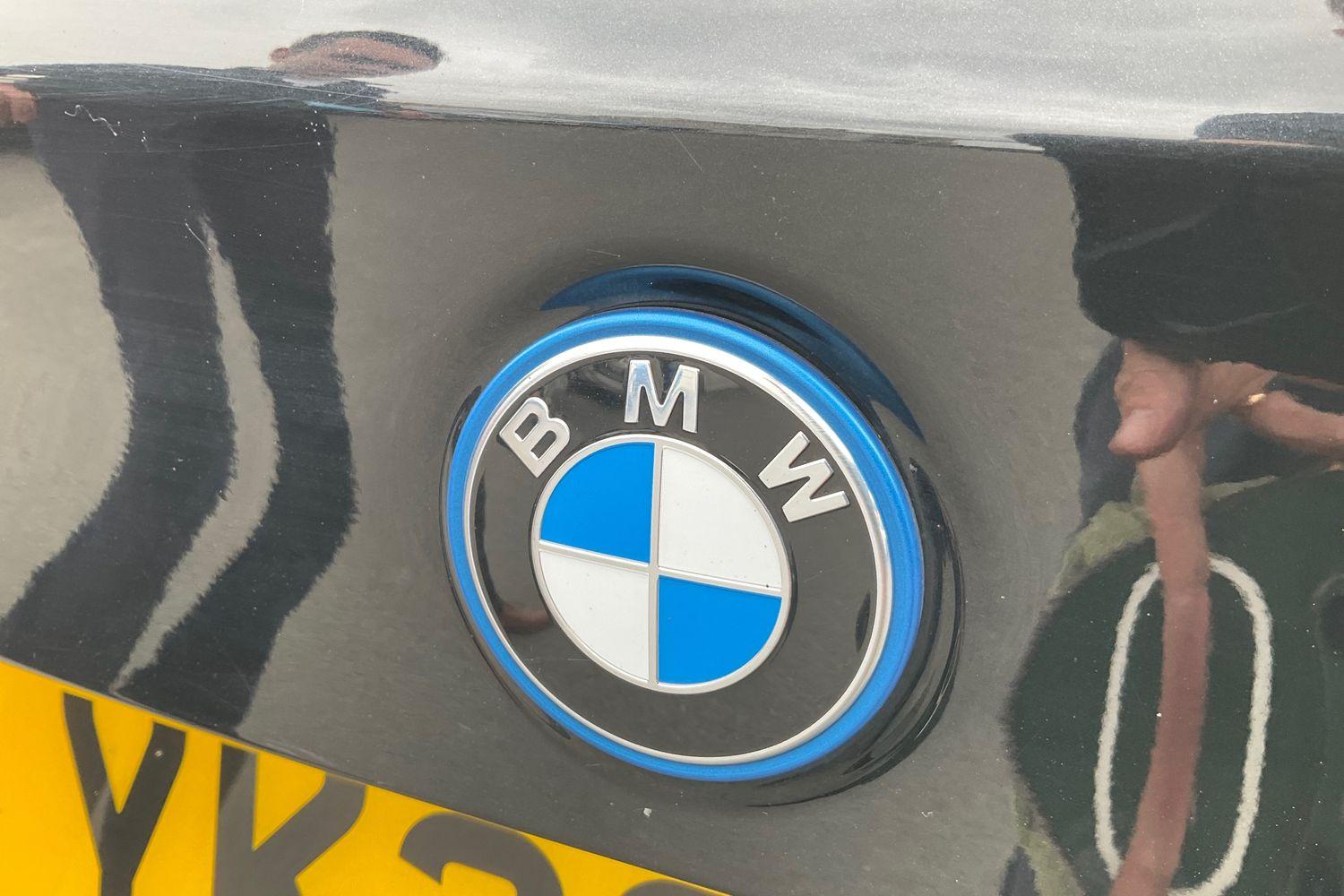 BMW 5 SERIES Photo 39