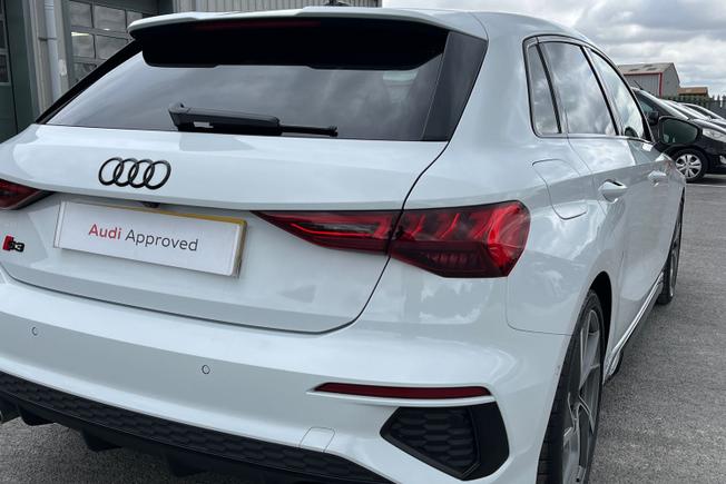 AUDI S3 Photo 18