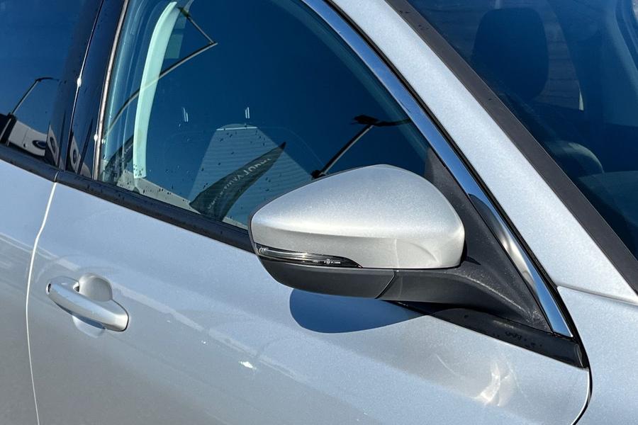 Ford FOCUS Photo autoimg-a23dbd0fc72443a0eff4f0b526ae5fb917e43a39.jpg