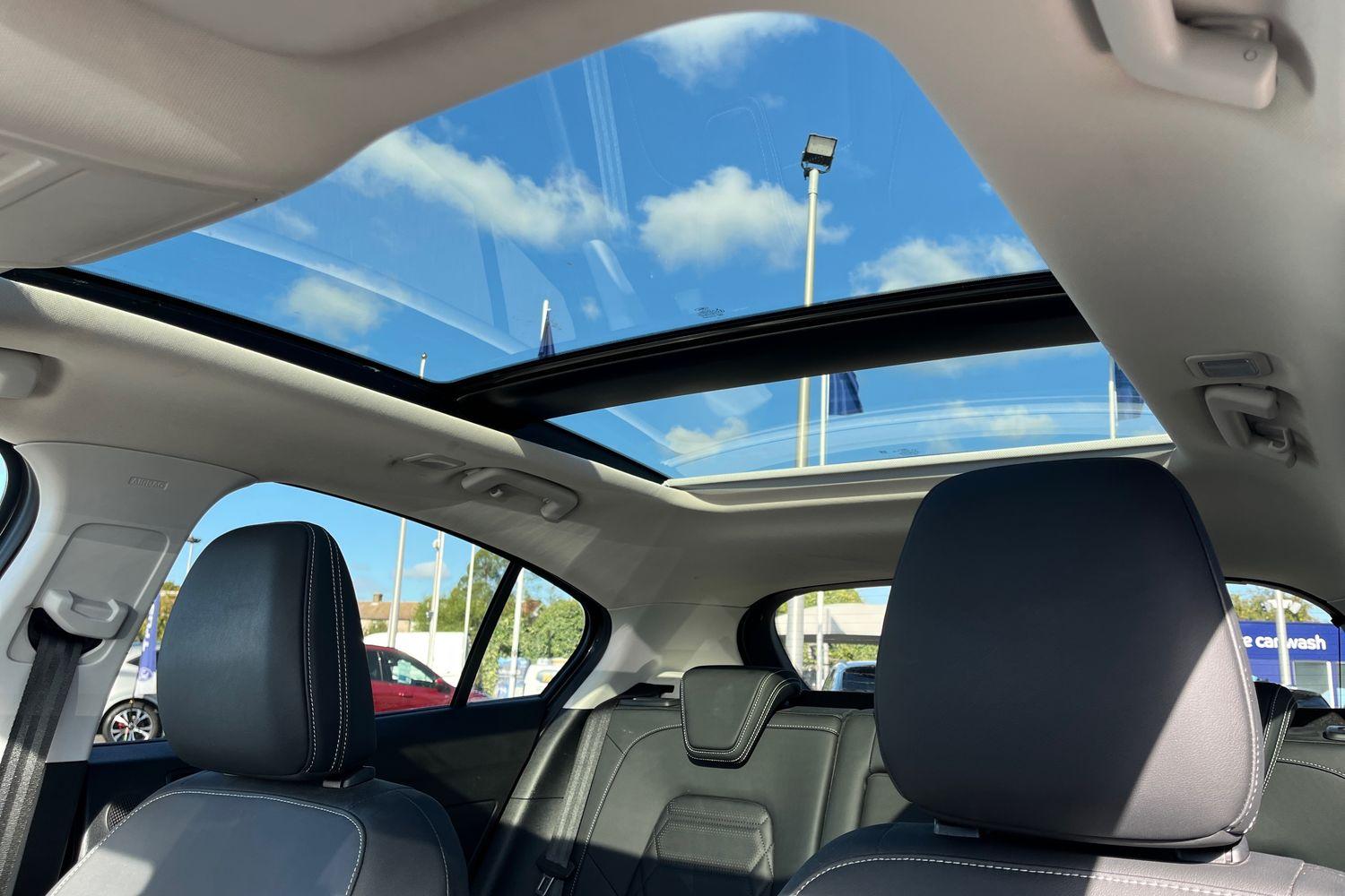 Ford FOCUS Photo 22