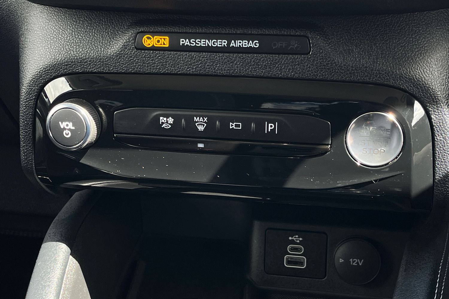 Ford KUGA Photo 32