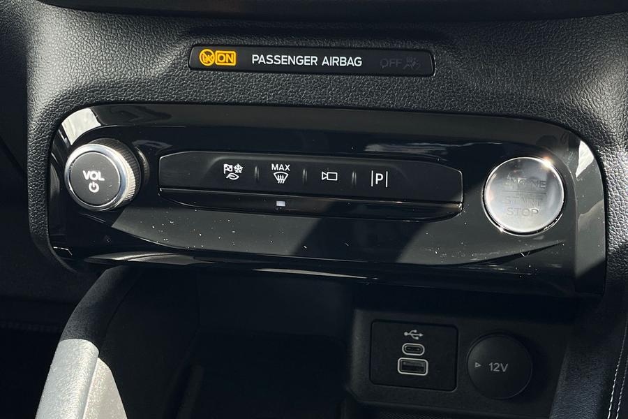Ford KUGA Photo autoimg-a24288d20d0cc47cb3ae80db54a772d2968589a1.jpg