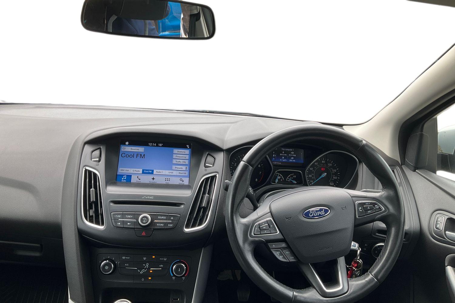 Ford FOCUS Photo 10
