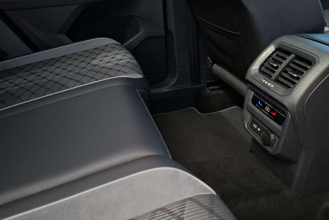 VOLKSWAGEN Tiguan Photo 22