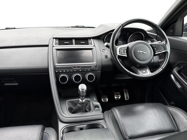 JAGUAR E-Pace Photo 11