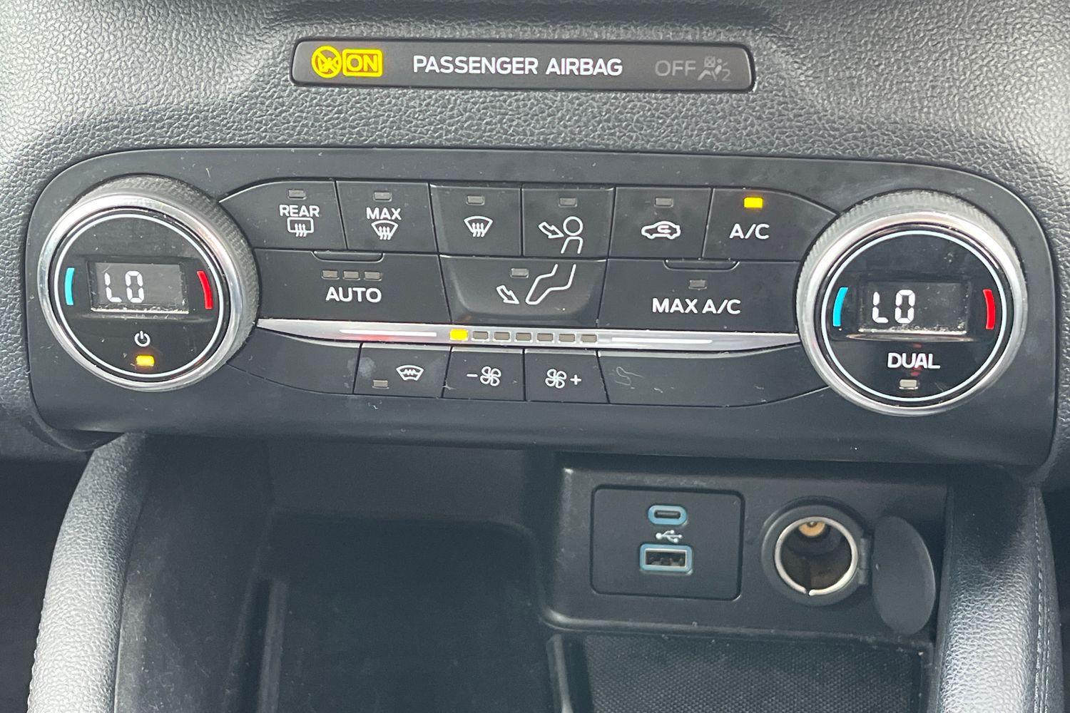 Ford KUGA Photo 33