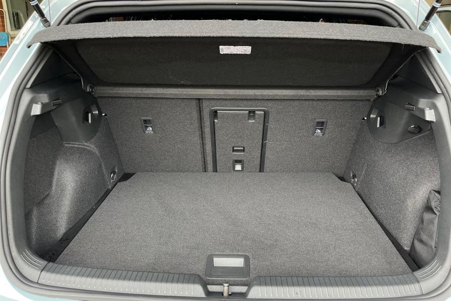 Volkswagen GOLF Photo autoimg-a24dba2894161a236dc20843ac9c3fca486e210b.jpg