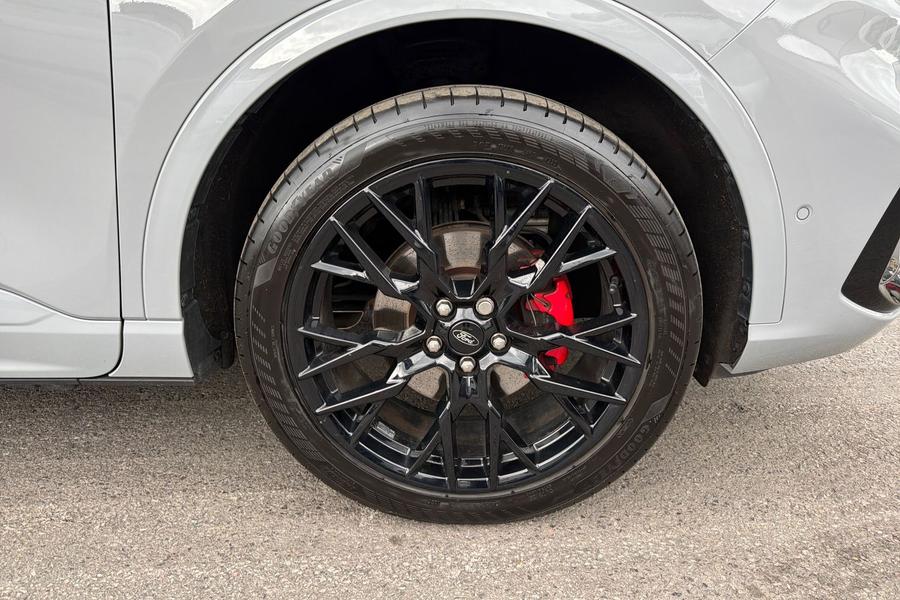 Ford KUGA Photo autoimg-a2507bc5d01a578cacf64afaaaceaeed45842dd0.jpg