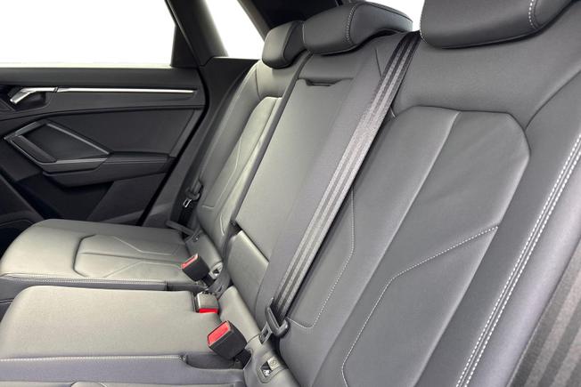 AUDI Q3 Photo 9