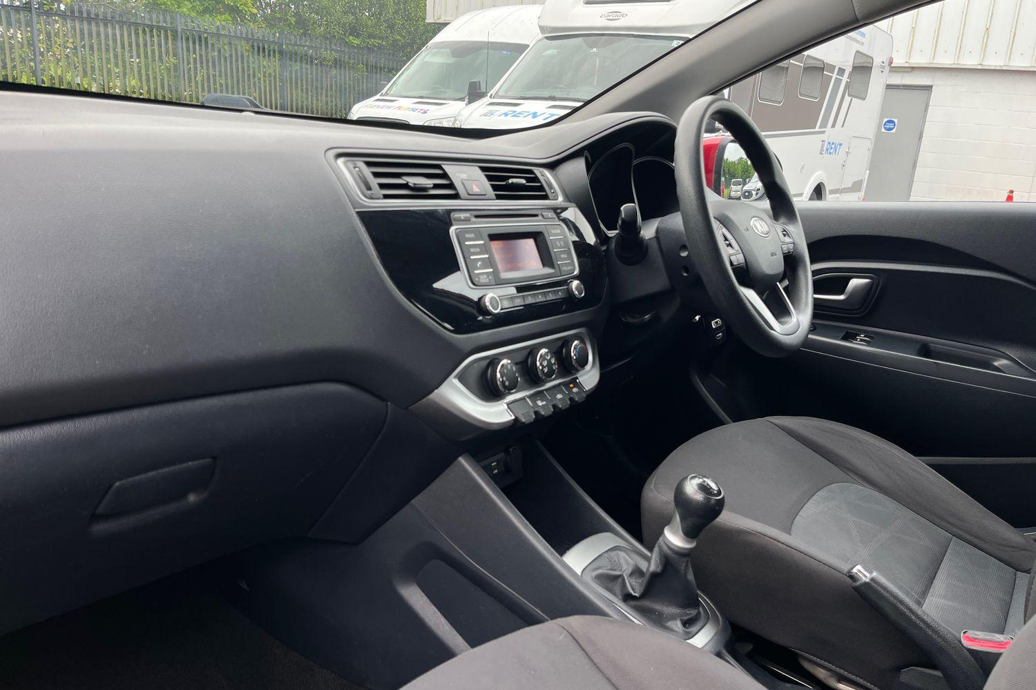Kia RIO Photo 17