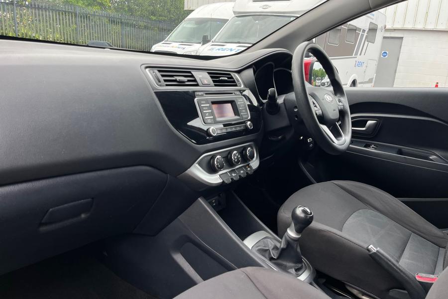 Kia RIO Photo autoimg-a25d9067ac85f032bd4146bdad271c0a17b7c6d5.jpg