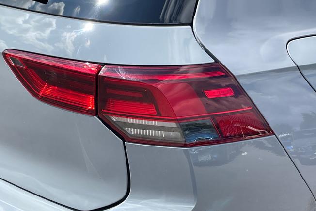 VOLKSWAGEN Golf Photo 18