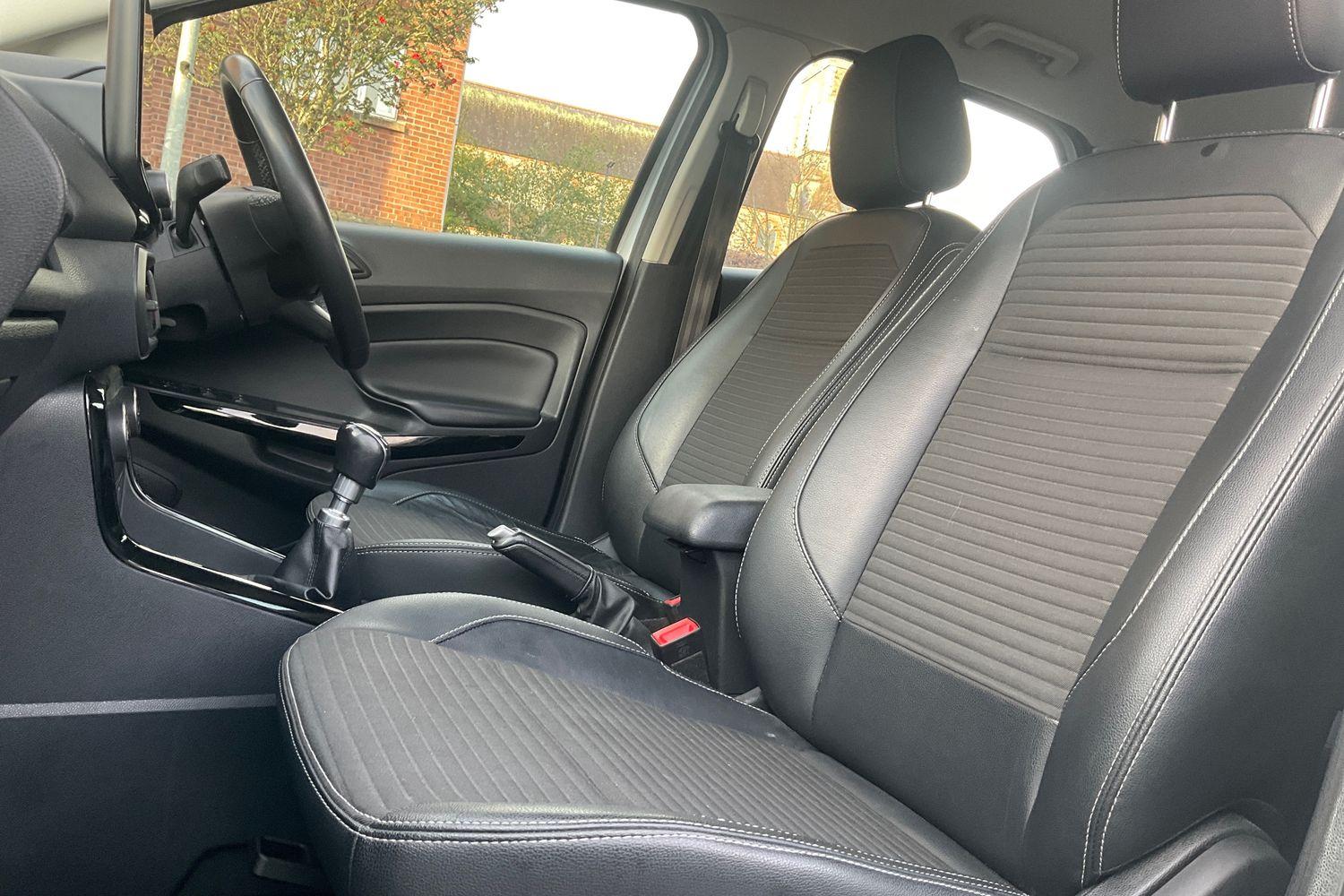 Ford ECOSPORT Photo 18