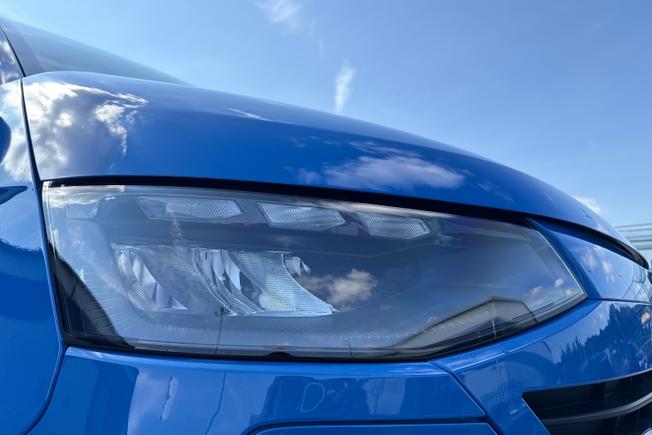VOLKSWAGEN Transporter Photo 19