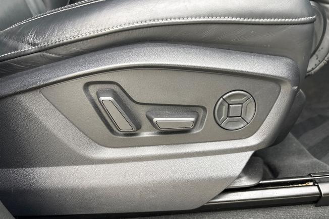AUDI Q8 Photo 30