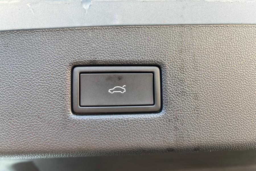 Ford Explorer Photo autoimg-a26e3c9eeb41c026fdbd72c252d34abb174d6b83.jpg