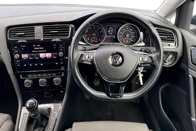 VOLKSWAGEN Golf Photo 11