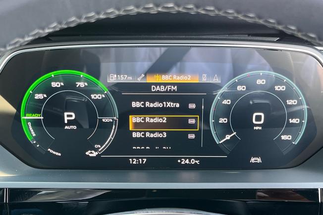 AUDI E-Tron Photo 15