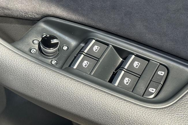 AUDI Q7 Photo 33