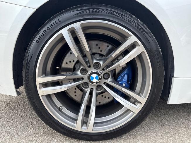 BMW M4 Photo 36