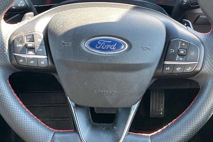 Ford FOCUS Photo autoimg-a284db1bbf04a2fd84b6703aca670c1d9e8b4165.jpg