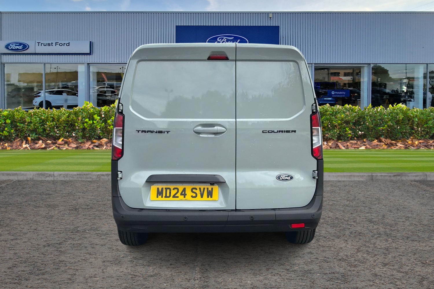 Ford TRANSIT COURIER Photo 12