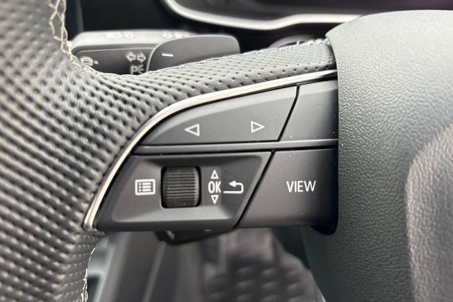 AUDI Q3 Photo 16