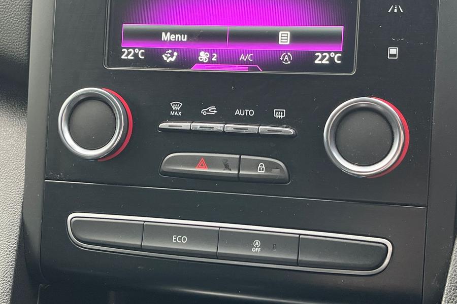 Renault MEGANE Photo autoimg-a28ecc8d451715cfd5f481fb51b29572d71bd294.jpg