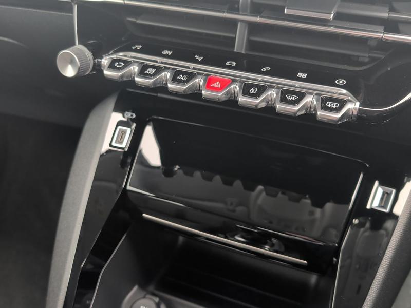 Used Peugeot E-208 YA70HHM 23