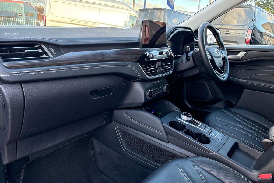 Ford KUGA Photo autoimg-a29243b18238007d054c977002879ae10b0b5219.jpg