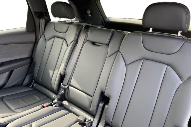 Audi Q7 Photo 9